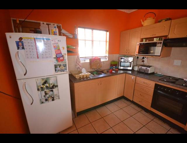 2 BEDROOM HOUSE FOR SALE IN LYDENBURG